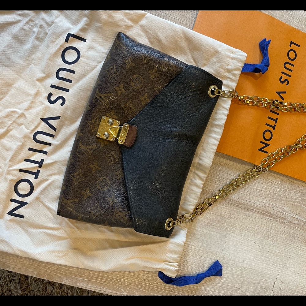 Louis Vuitton chain Pallas purse
